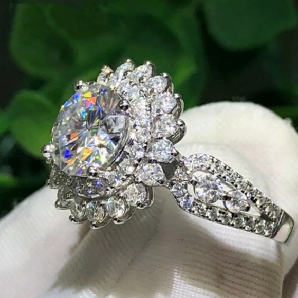 Jewelry - NEW 925 STERLING SILVER DIAMOND RING